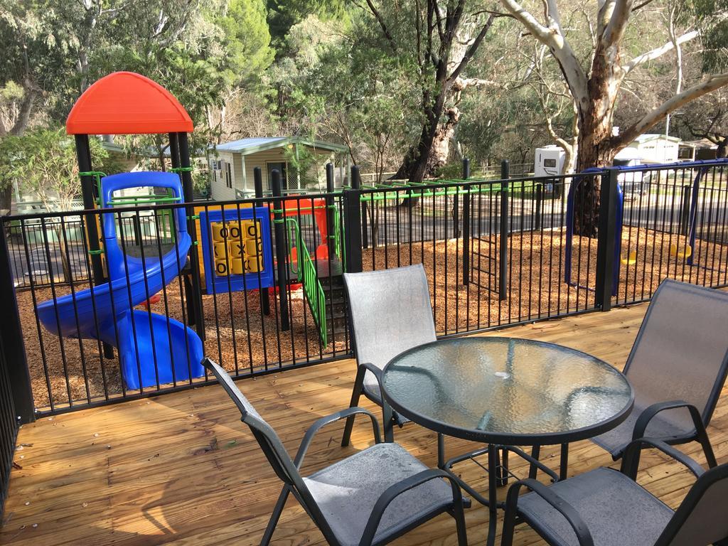 מלון Adelaide Brownhill Creek Tourist Park מראה חיצוני תמונה
