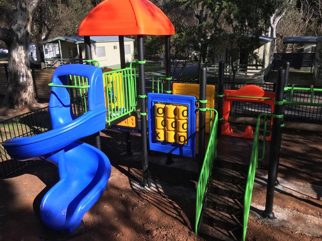 מלון Adelaide Brownhill Creek Tourist Park מראה חיצוני תמונה