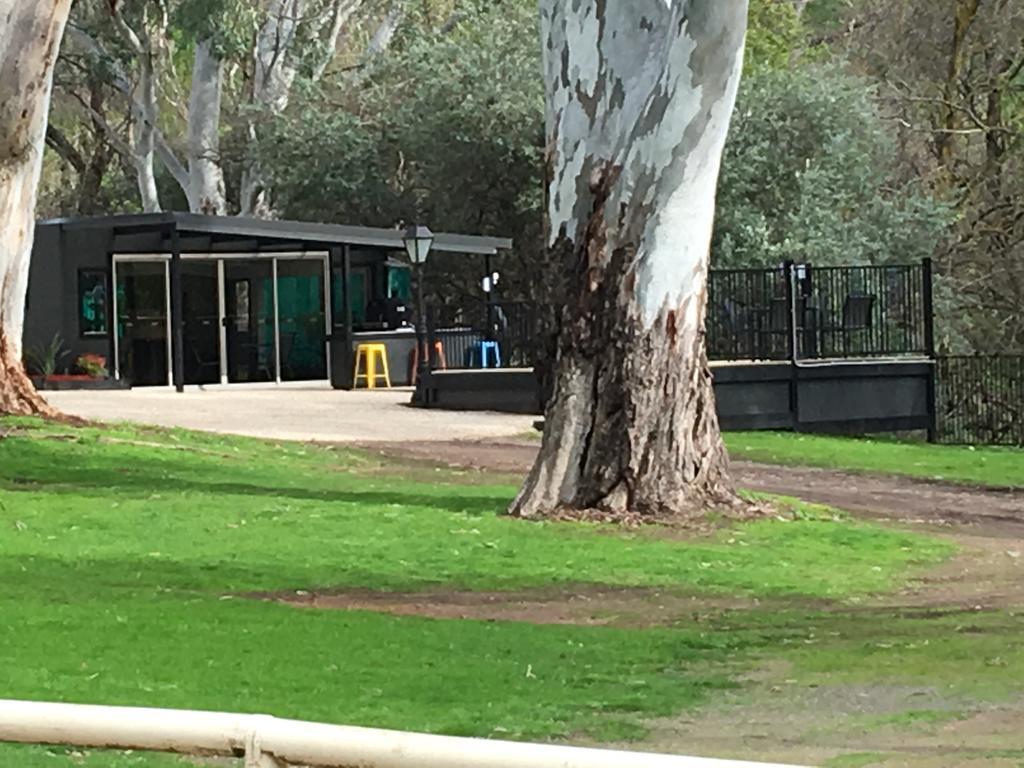 מלון Adelaide Brownhill Creek Tourist Park מראה חיצוני תמונה